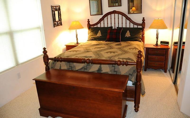 Apartment Seven Springs Woodridge 4 Bedroom Premium Condo, Sleeps 10, Deck With Mountain Views